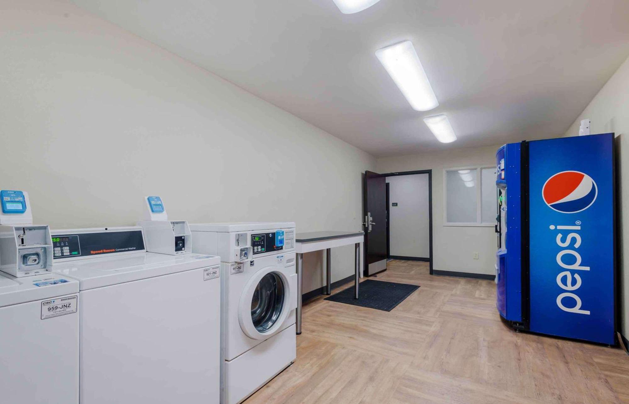 Extended Stay America Suites - Charlotte - University Place Exteriör bild
